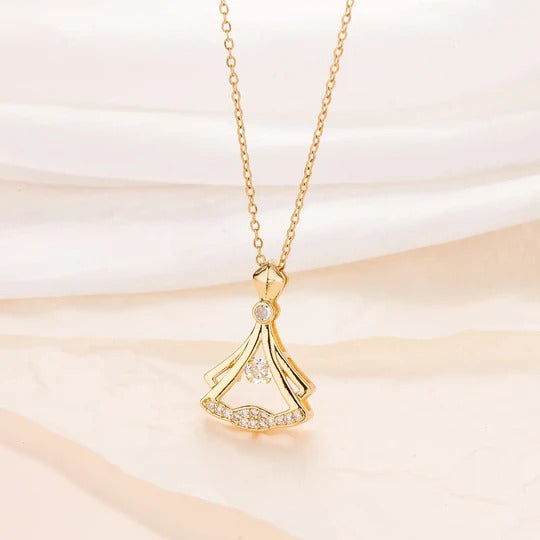 Gold Aura Heart Necklace & 24K Gold Fan Necklace – Elegant Jewelry Collection