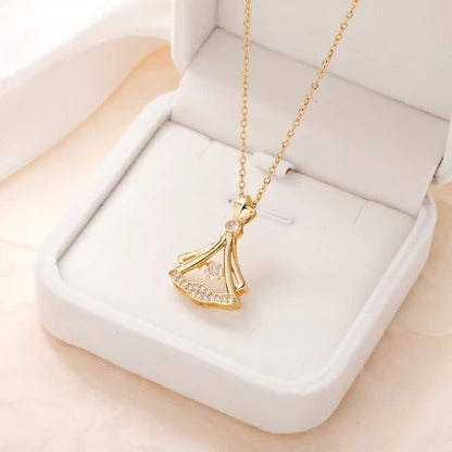 Gold Aura Heart Necklace & 24K Gold Fan Necklace – Elegant Jewelry Collection
